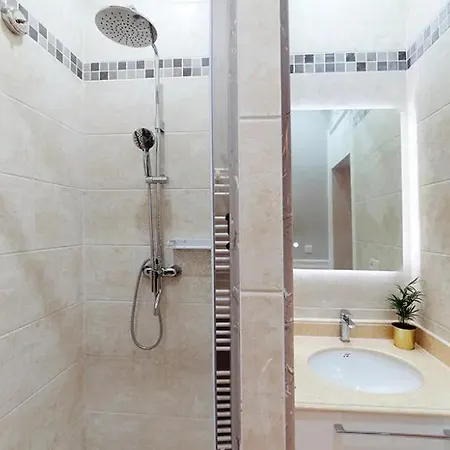 Galeries Lafayette - 7 Bedrooms - Lift - Aircon Lejlighed