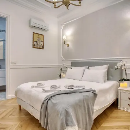 Galeries Lafayette - 7 Bedrooms - Lift - Aircon Paris