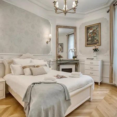 Galeries Lafayette - 7 Bedrooms - Lift - Aircon Lejlighed