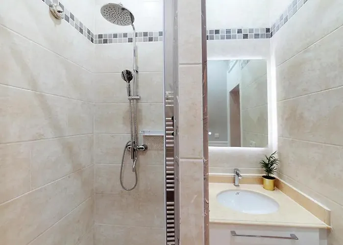 Galeries Lafayette - 7 Bedrooms - Lift - Aircon Appartement