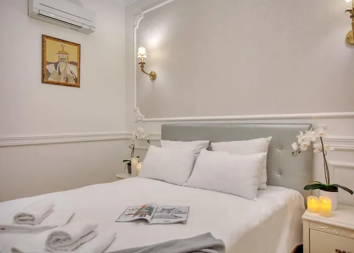 Galeries Lafayette - 7 Bedrooms - Lift - Aircon Appartement