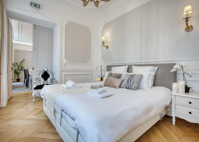Appartement Galeries Lafayette - 7 Bedrooms - Lift - Aircon *