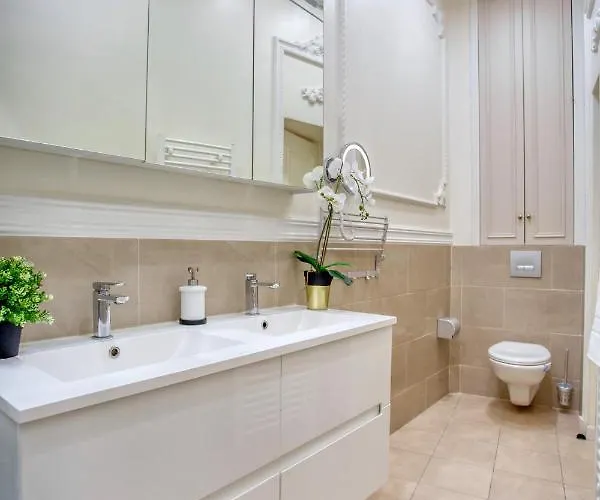 Galeries Lafayette - 7 Bedrooms - Lift - Aircon * Parijs