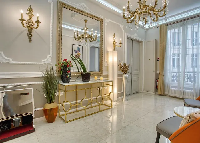 Galeries Lafayette - 7 Bedrooms - Lift - Aircon
