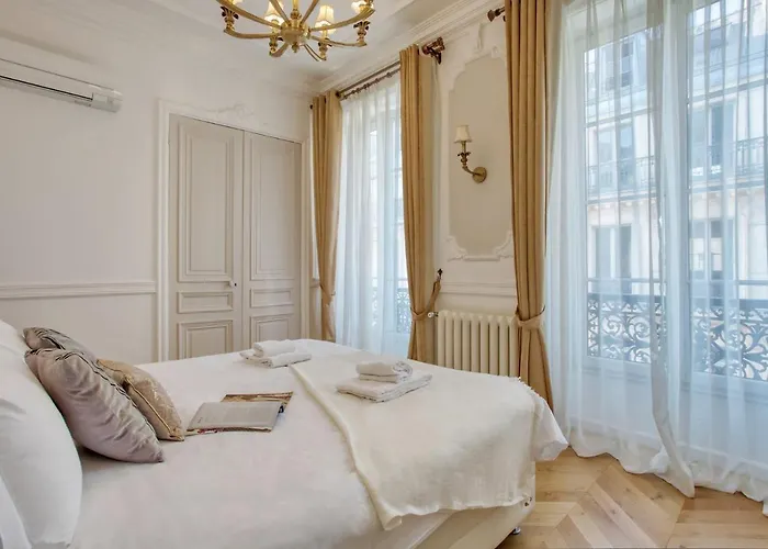Galeries Lafayette - 7 Bedrooms - Lift - Aircon Appartement *